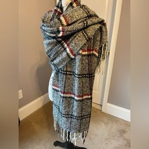 Warm oversized Winter Scarf.                 B-209